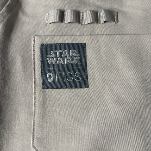 STAR WARS BABY YODA SCRUB SET - Picture 3 of 8